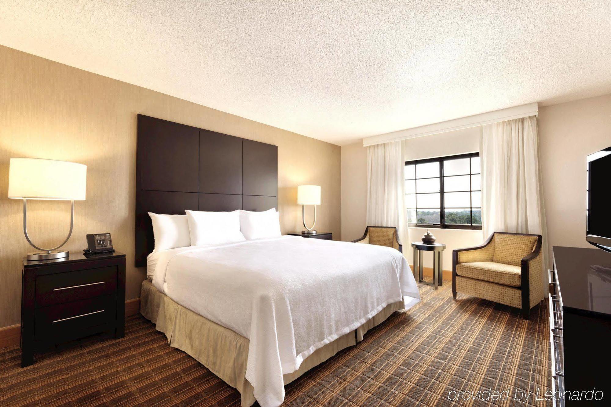 Embassy Suites Greenville Golf Resort & Conference Center Eksteriør bilde